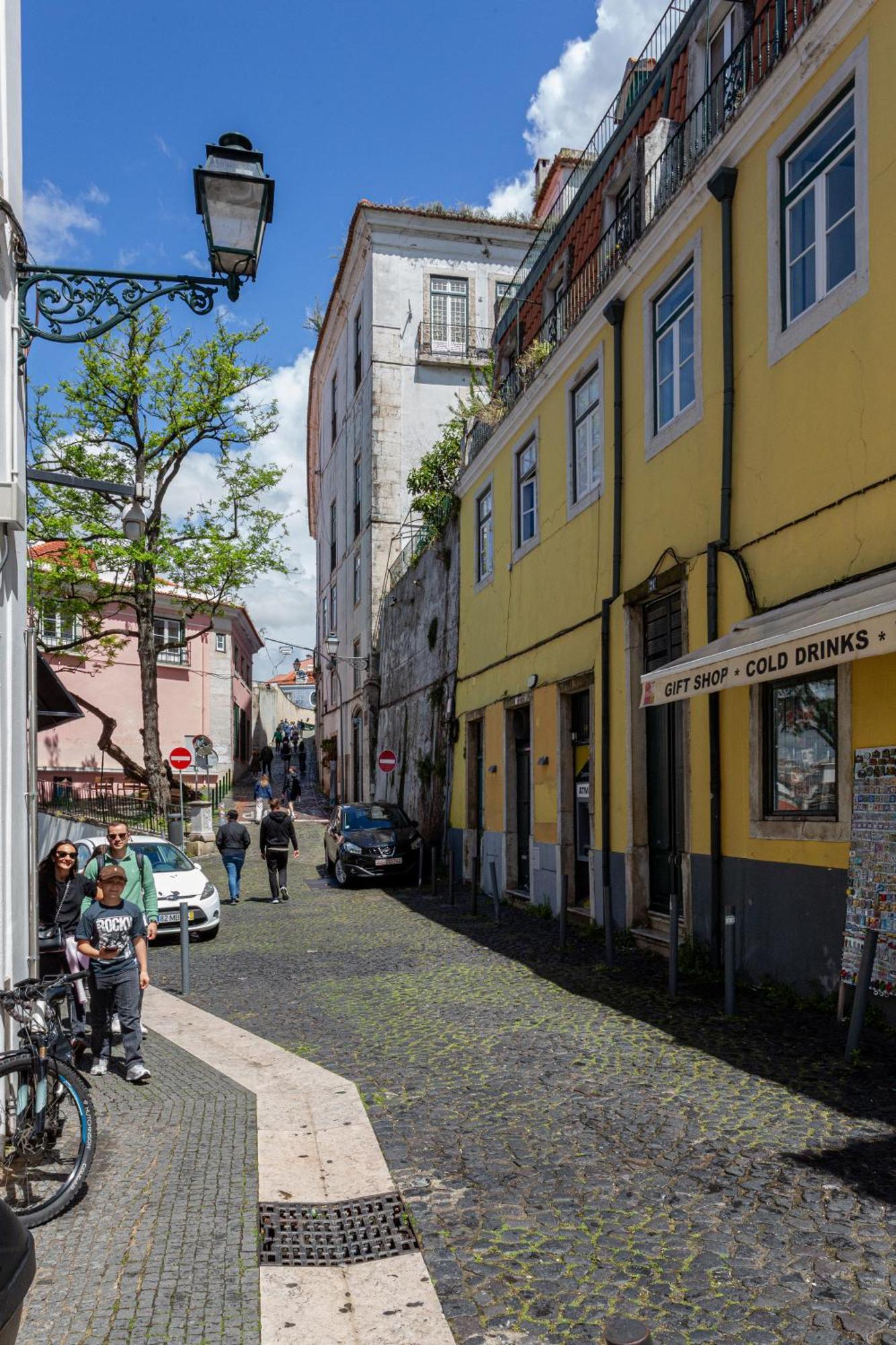3-bed Flat Retreat By Sao Jorge Castle * Lisboa